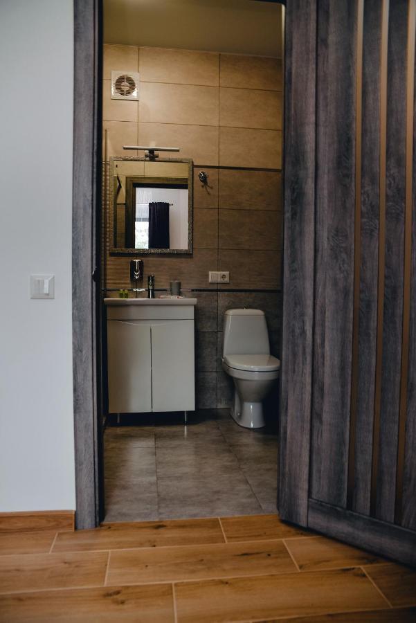 Four Rooms Apartments Cherkasy Exterior photo